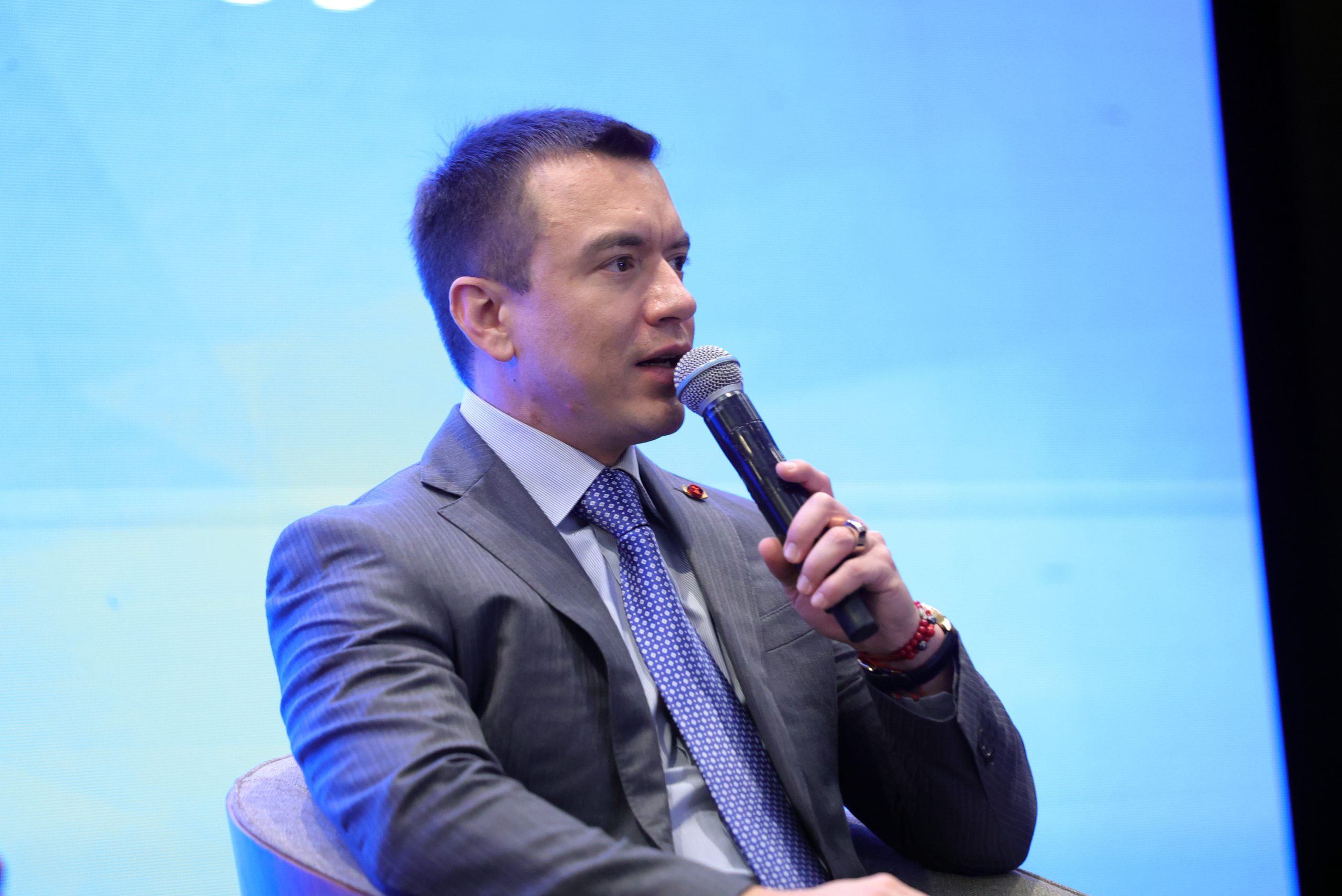 Presidente Noboa señala que estructuras criminales en Ecuador mantienen nexos con países vecinos