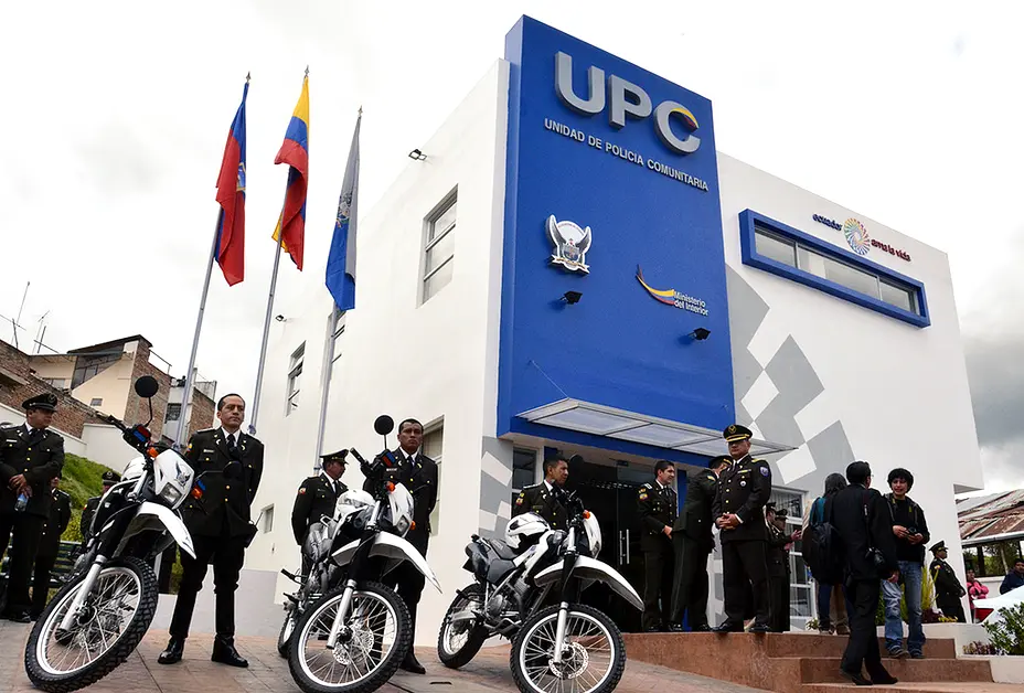 Moradores de Barrial Blanco N.° 1 en Cuenca reparan UPC con fondos propios, pero aún no tiene policías asignados