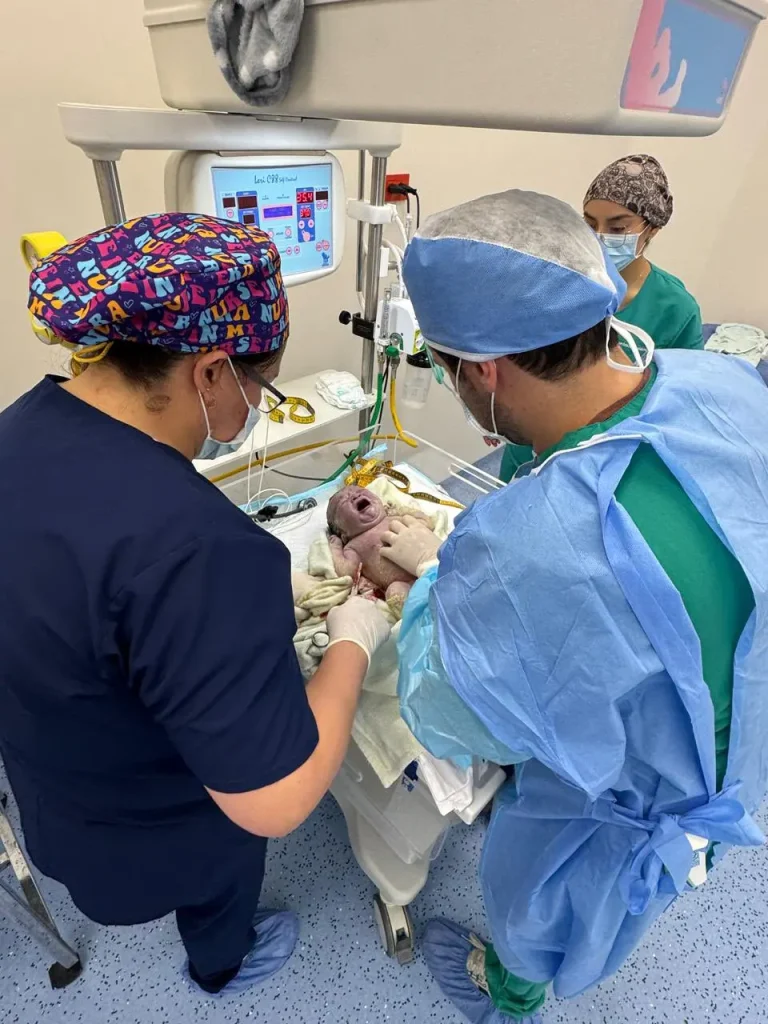 Nace el primer bebé en el Hospital Municipal de El Valle, en Cuenca