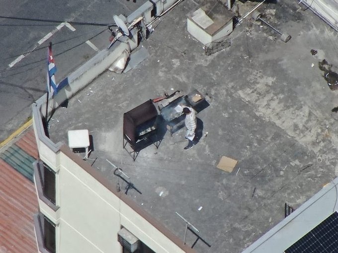 Videos muestran quema de documentos en la Embajada de Cuba en Quito tras expulsión de su embajador