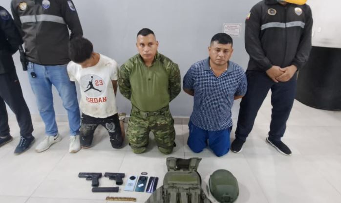 Tres detenidos en Quevedo por simular allanamientos y cometer delitos armados