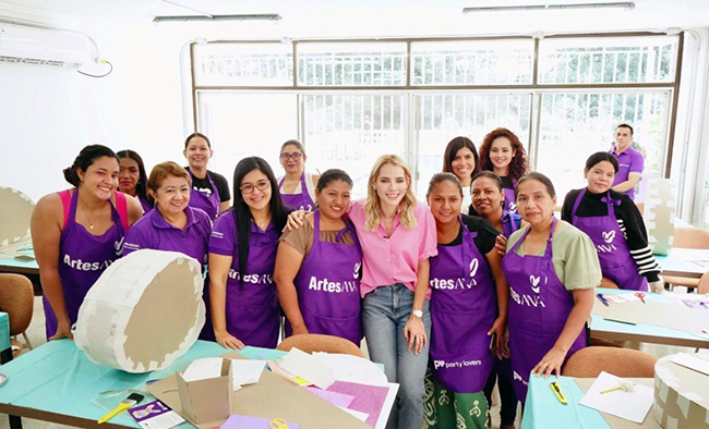 Lavinia Valbonesi inaugura en Guayaquil centro para impulsar el emprendimiento femenino