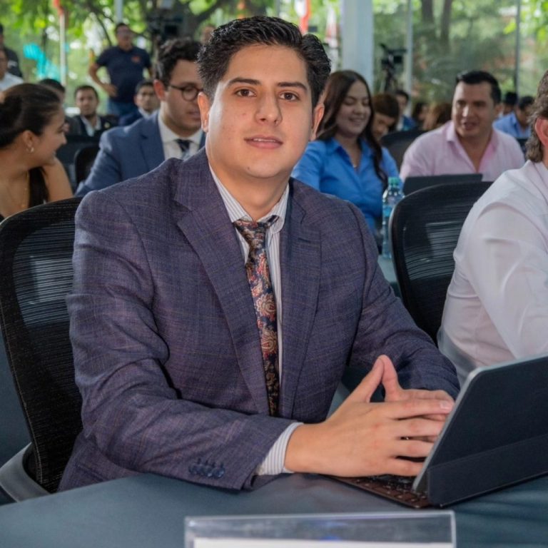 “Me identifico con el movimiento”: Cepeda afirma que continuará respaldando a Noboa