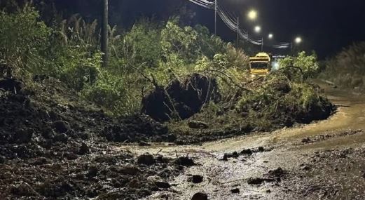 Deslizamiento por fuertes lluvias deja un fallecido en Girón y obliga a declarar la emergencia