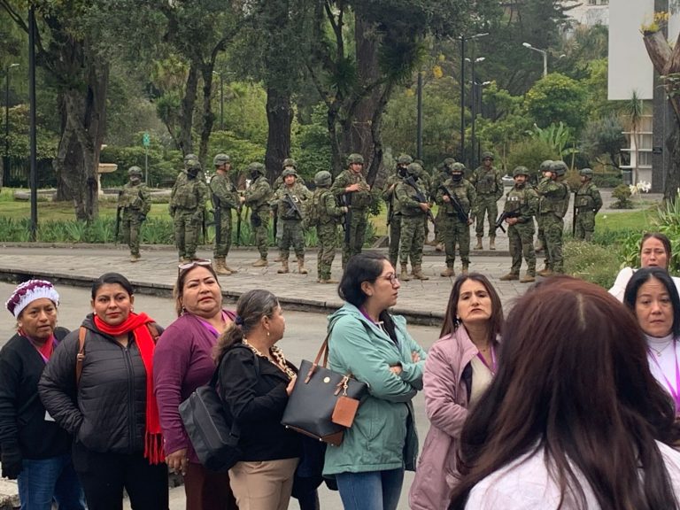 FEUE de la Universidad de Cuenca rechaza visita de la vicepresidenta María José Pinto y denuncia presunta vulneración a la autonomía universitaria