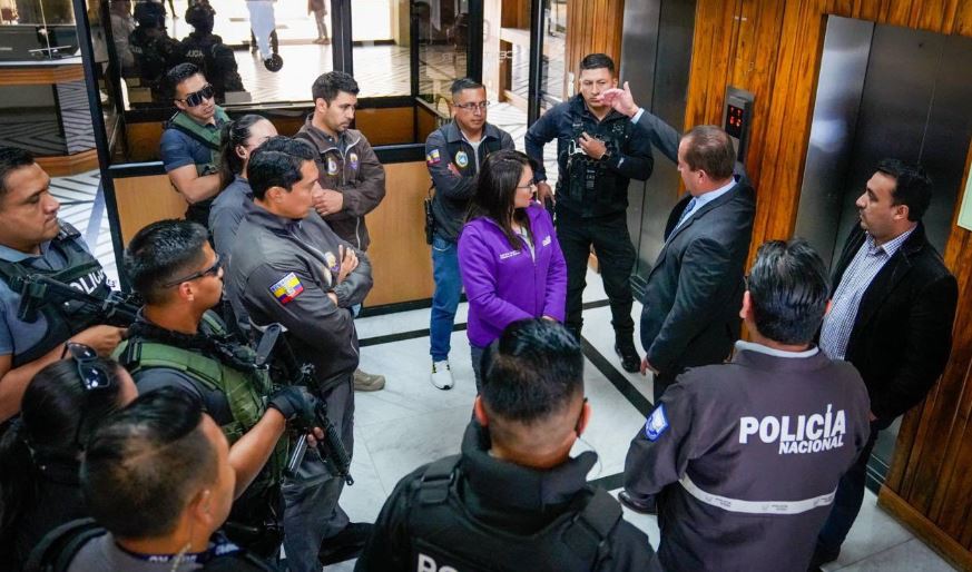 Allanamientos en Centrosur y CNEL: Gobierno interviene oficinas por presunta red de corrupción en el sistema eléctrico de Ecuador