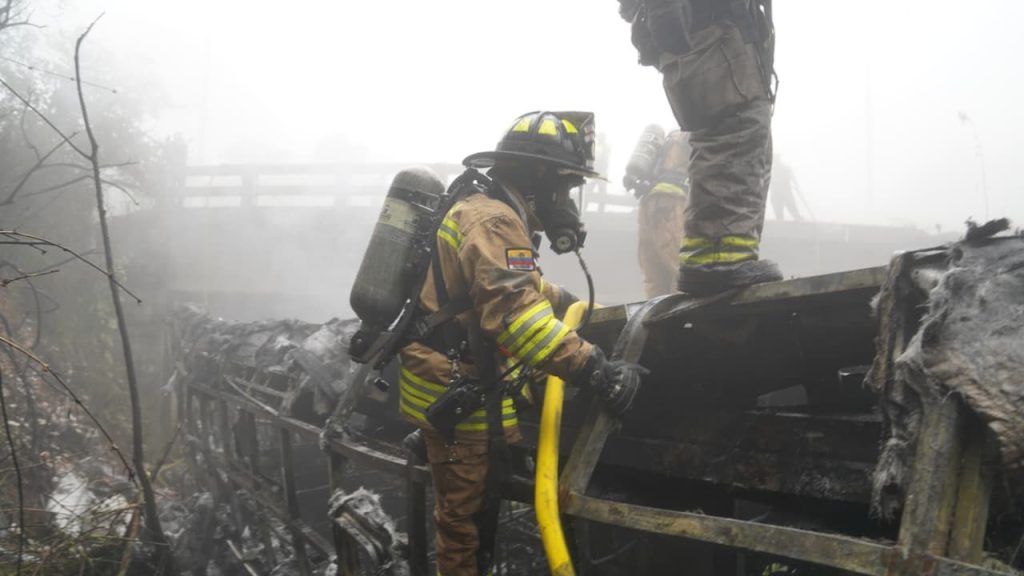 Familiares de heridos en accidente de Molleturo denuncian falta de insumos