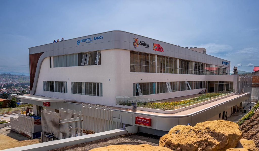 Denuncian presunta estafa con oferta de cargos en hospital de Cuenca a cambio de dinero