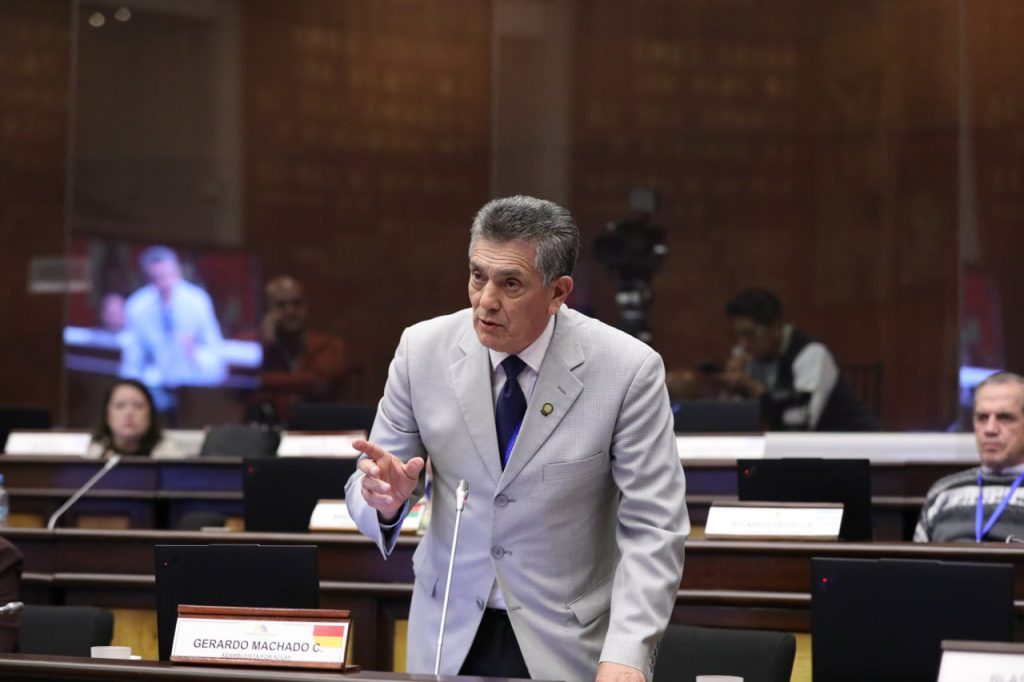 Cuenca: asambleísta Gerardo Machado denuncia robo en una UPC mientras policías atendían emergencia