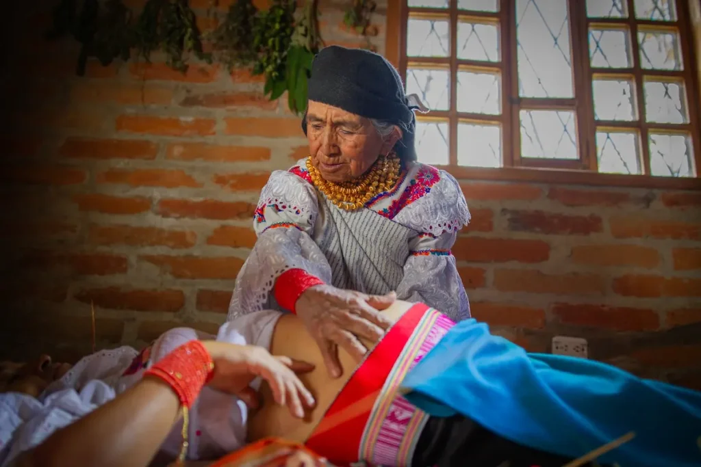 Dar vida con dignidad: Imbabura rescata la partería ancestral como un sistema de salud vivo