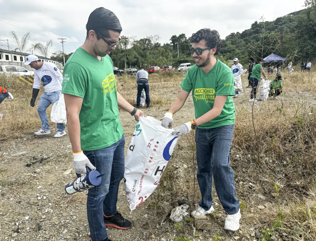 Alianzas y voluntariado corporativo impulsan jornadas de reforestación y limpieza en el país