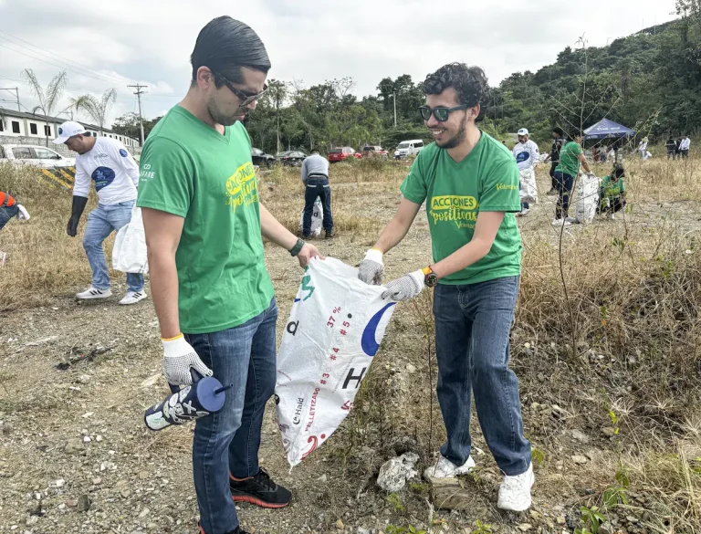 Alianzas y voluntariado corporativo impulsan jornadas de reforestación y limpieza en el país