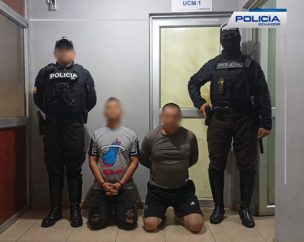 Dos hombres fueron aprehendidos tras amenazas y disparos en un local comercial de Cuenca