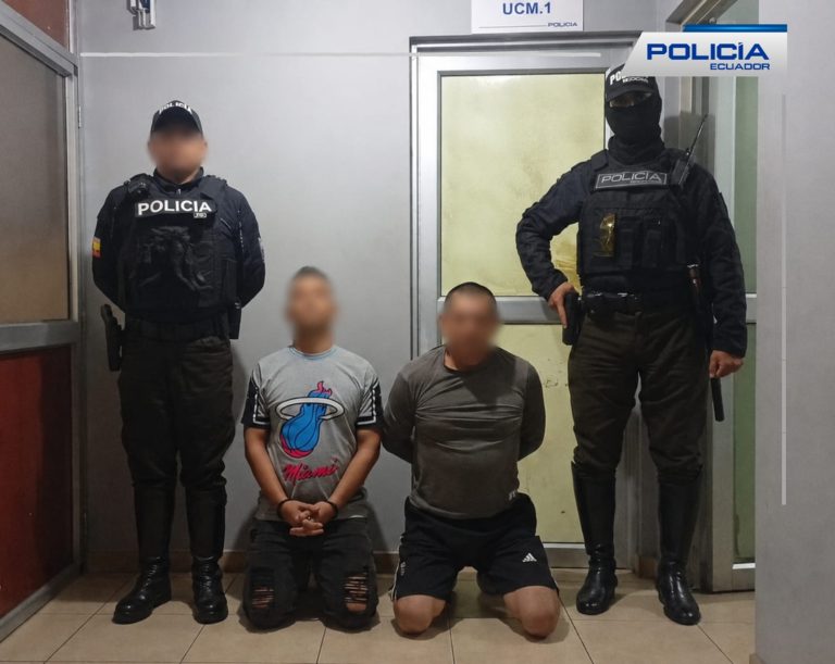 Dos hombres fueron aprehendidos tras amenazas y disparos en un local comercial de Cuenca