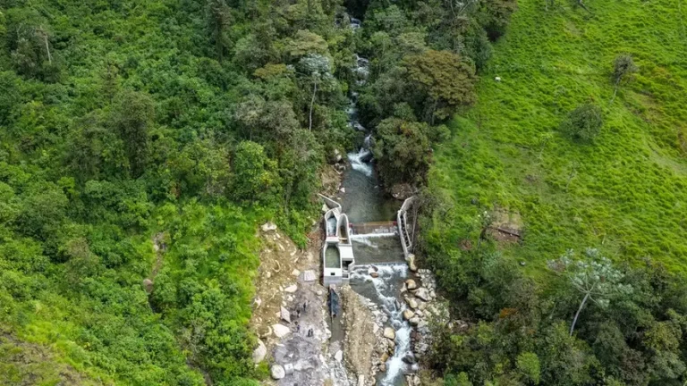 HidroAguagrún: El modelo ecuatoriano que convierte energía limpia en conservación comunitaria