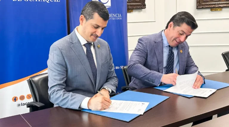 Alianza estratégica por el sector empresarial: Superintendencia de Compañías y Cámara de Comercio de Guayaquil firman convenio de cooperación