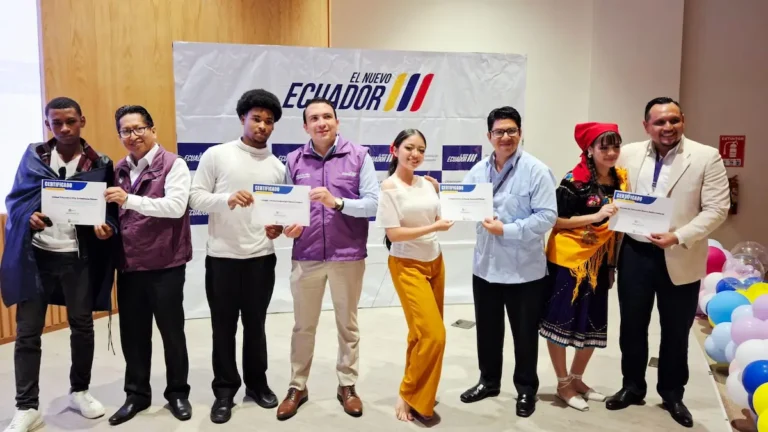 Arte contra las drogas: 19 colegios del Guayas se unieron en el Festival «Unidos por el Arte» por una juventud saludable