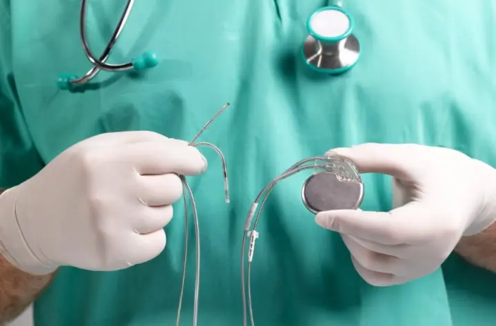 Miniaturización, precisión y monitoreo remoto: Cómo los avances tecnológicos en marcapasos están revolucionando la cardiología