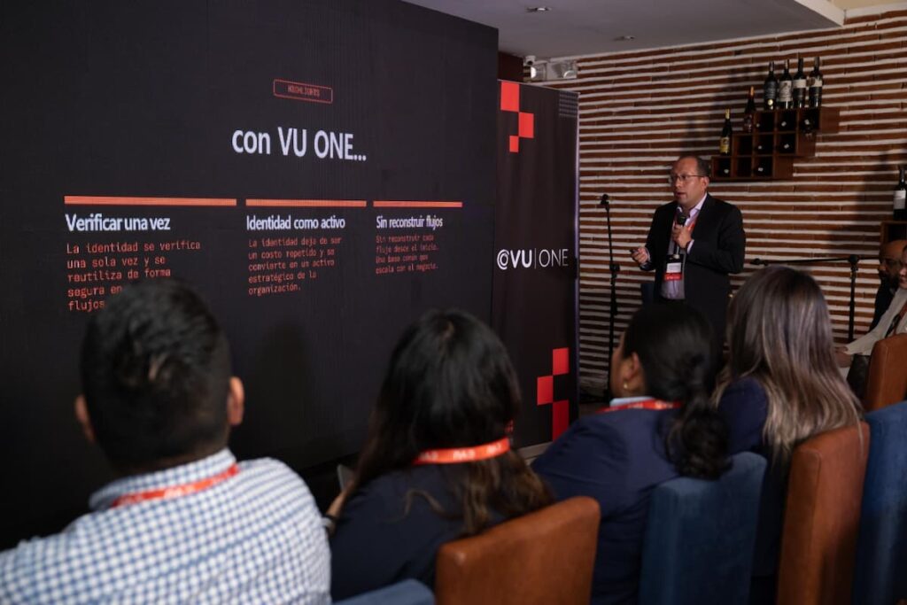 Adiós al fraude y a los deepfakes: VU ONE aterriza en Ecuador para blindar la identidad digital empresarial