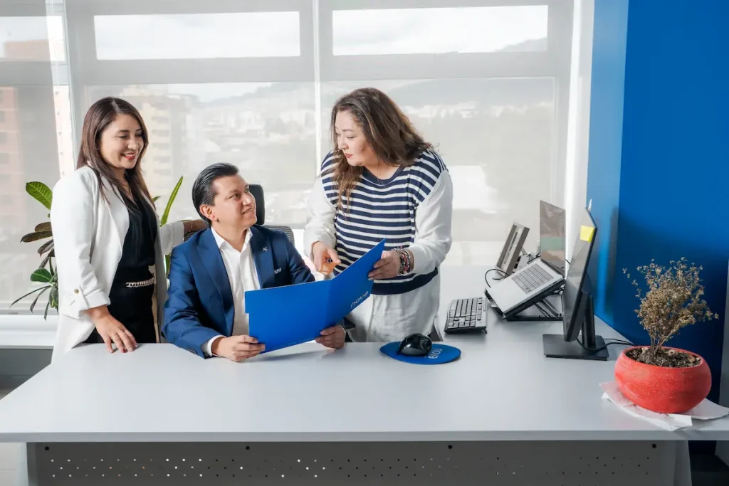 Más allá de la supervivencia: Los 5 riesgos que definen el futuro de las PYMES en Ecuador