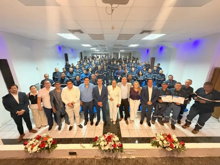 Reconocimiento al talento operativo: SECAP certifica las competencias laborales de 220 trabajadores de CNEL EP en Manabí