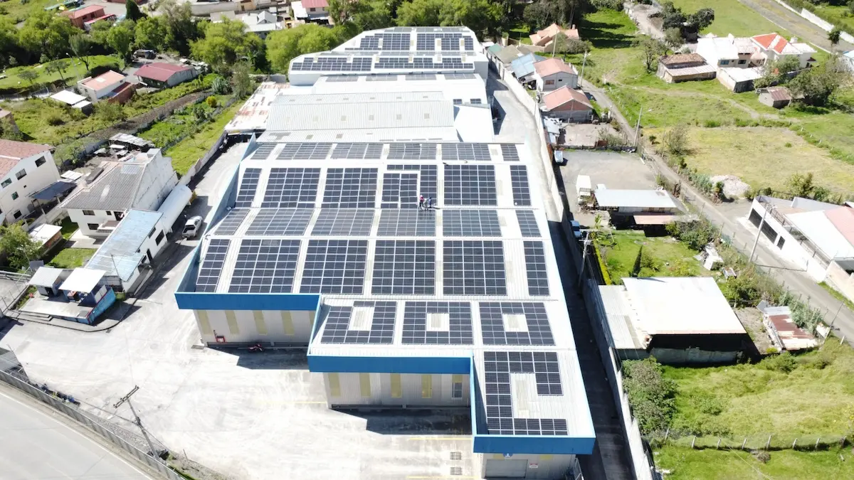 Transición energética industrial en Cuenca: Planta solar abastecerá más del 95% del consumo eléctrico de Fibroacero